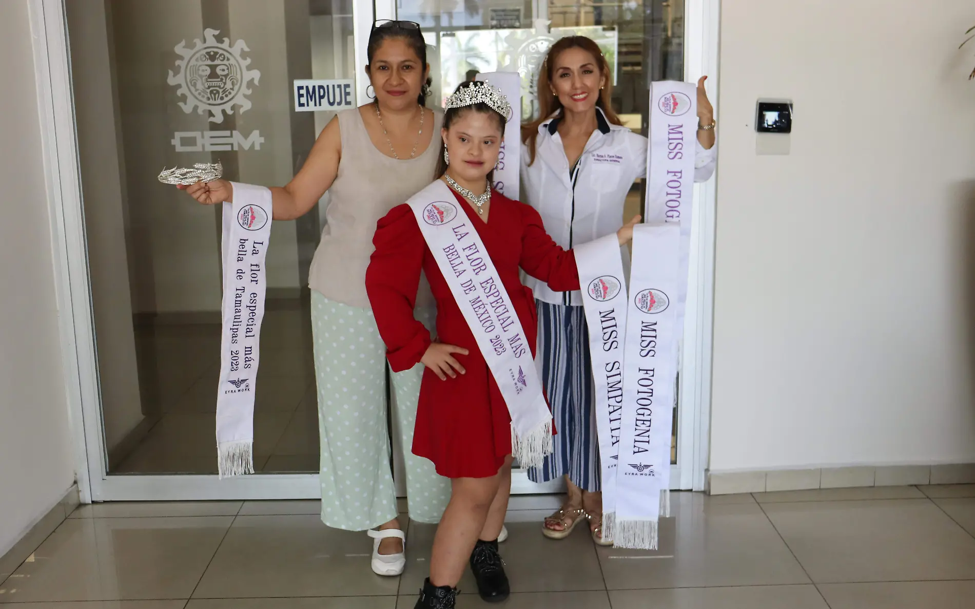 Mayvi con Norma Flores y su mamá Virginia Aguila